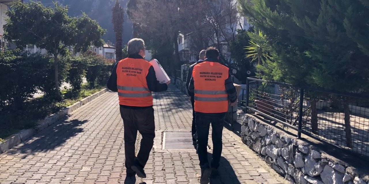 Marmaris depremzedeler için seferber oldu