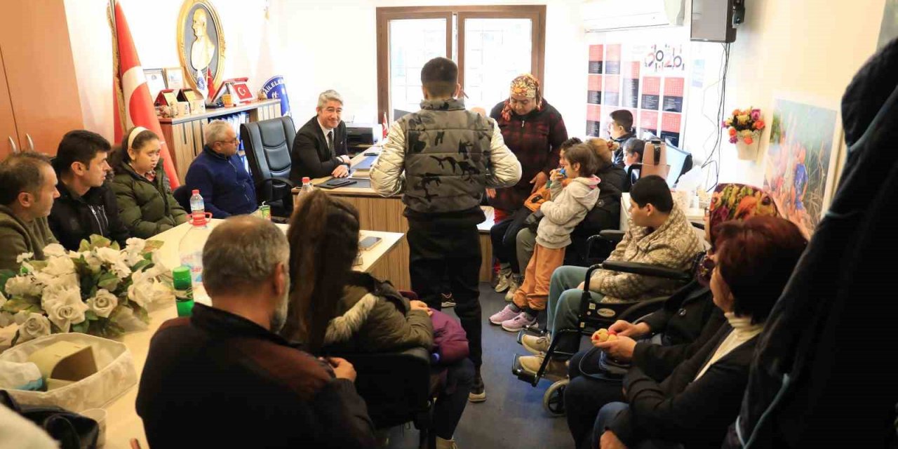Başkan Oktay engelli depremzedelerle buluştu