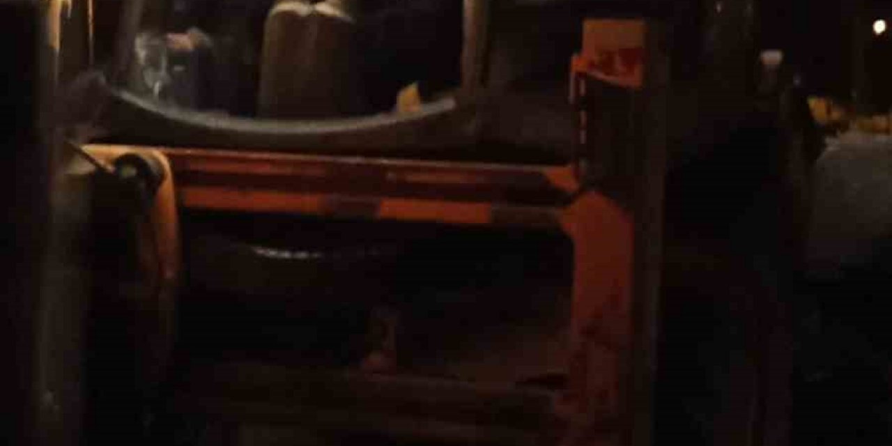 Buharkent Belediyesi ekipleri deprem bölgesinde yaraları sarıyor