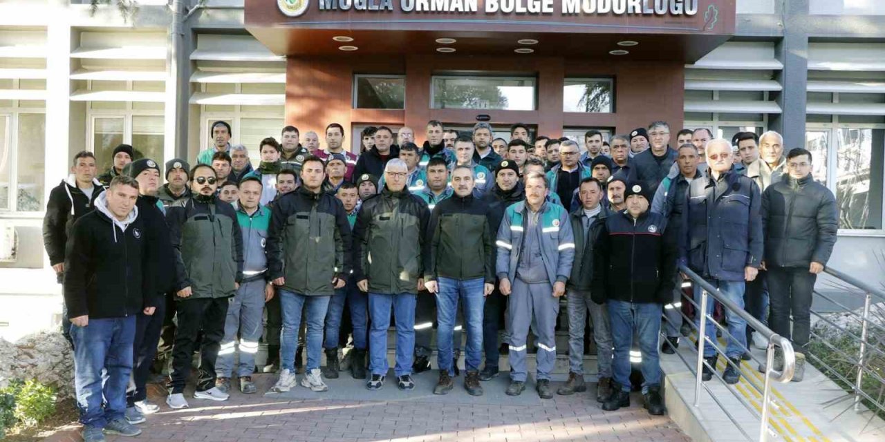 Alev savaşçıları yanan yüreklere su serpmek için yola çıktılar