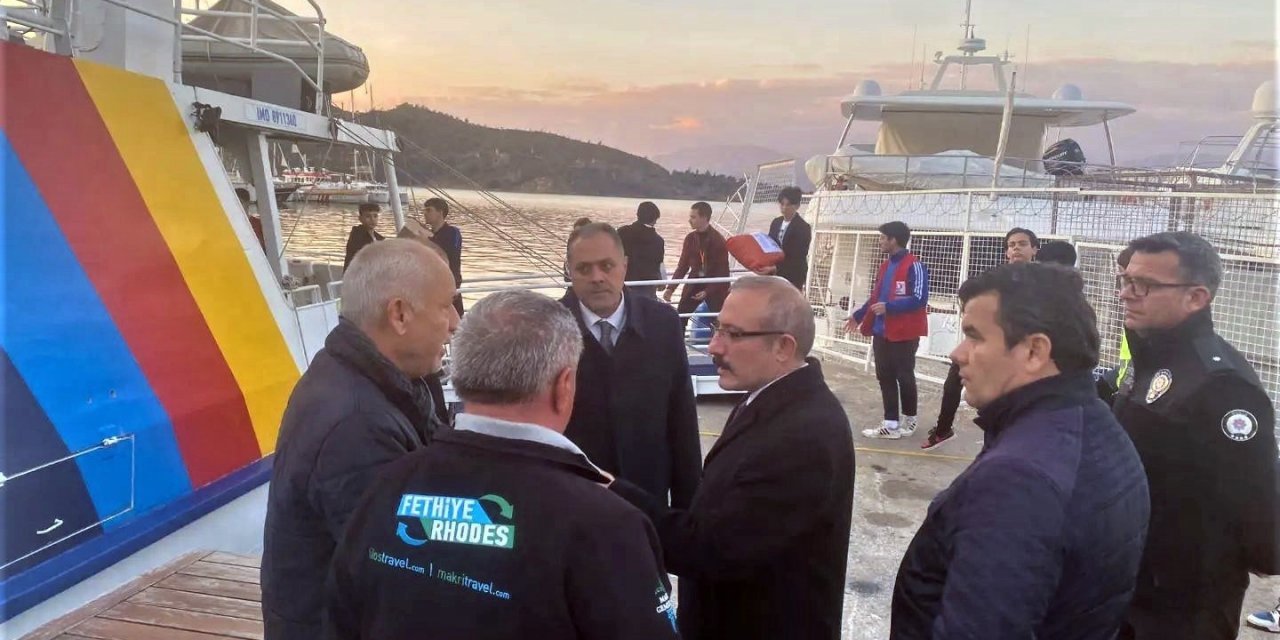 Rodos Adası’ndan gönderilen yardımları Kaymakam Karaman karşıladı