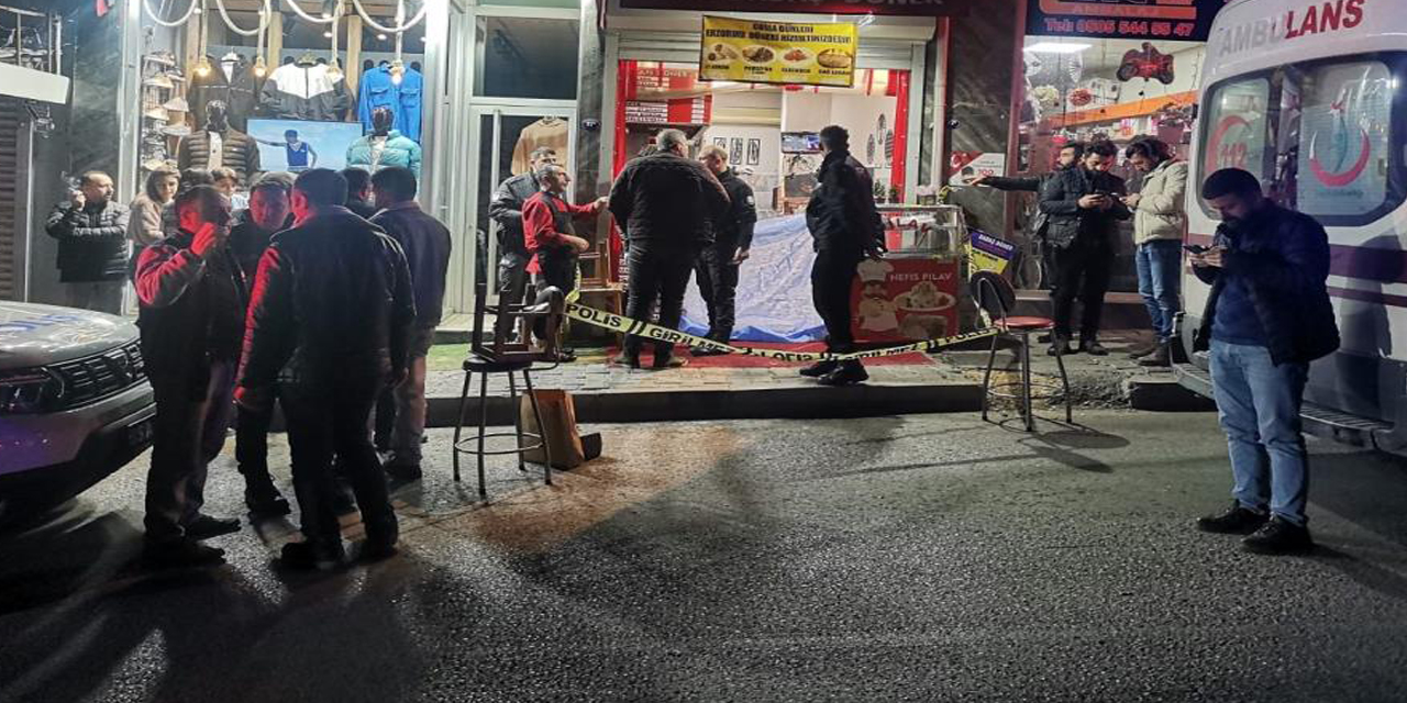 Eski kız arkadaşı ve bir kişiyi yaraladı, ardından kendini vurdu