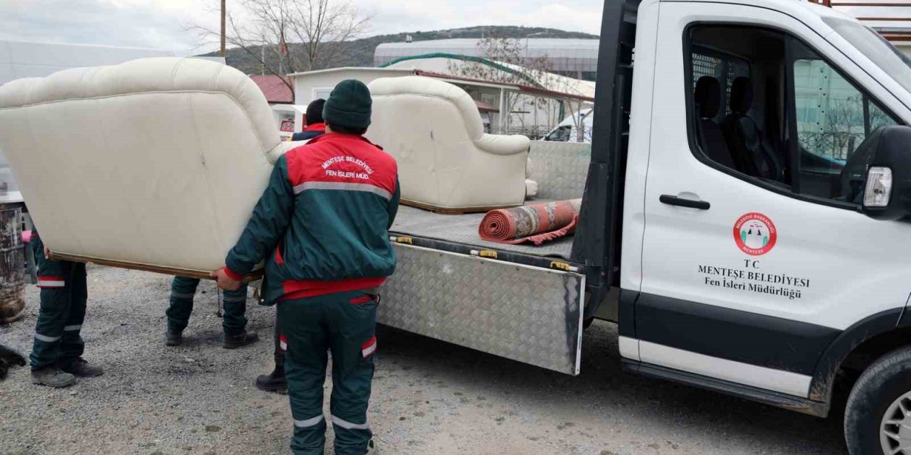 Yardımlar ‘El Ele Dayanışma’ merkezleriyle depremzedelere ulaşıyor
