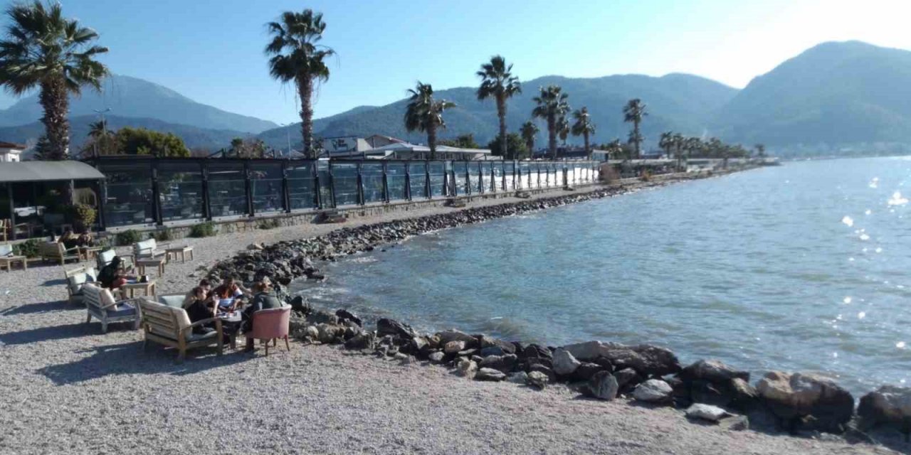 Fethiye’de deniz 10 metre çekildi