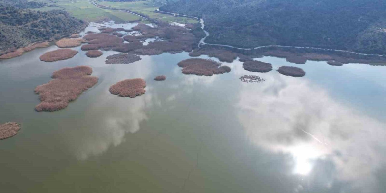 Azap Gölü’nün havadan manzarası mest etti