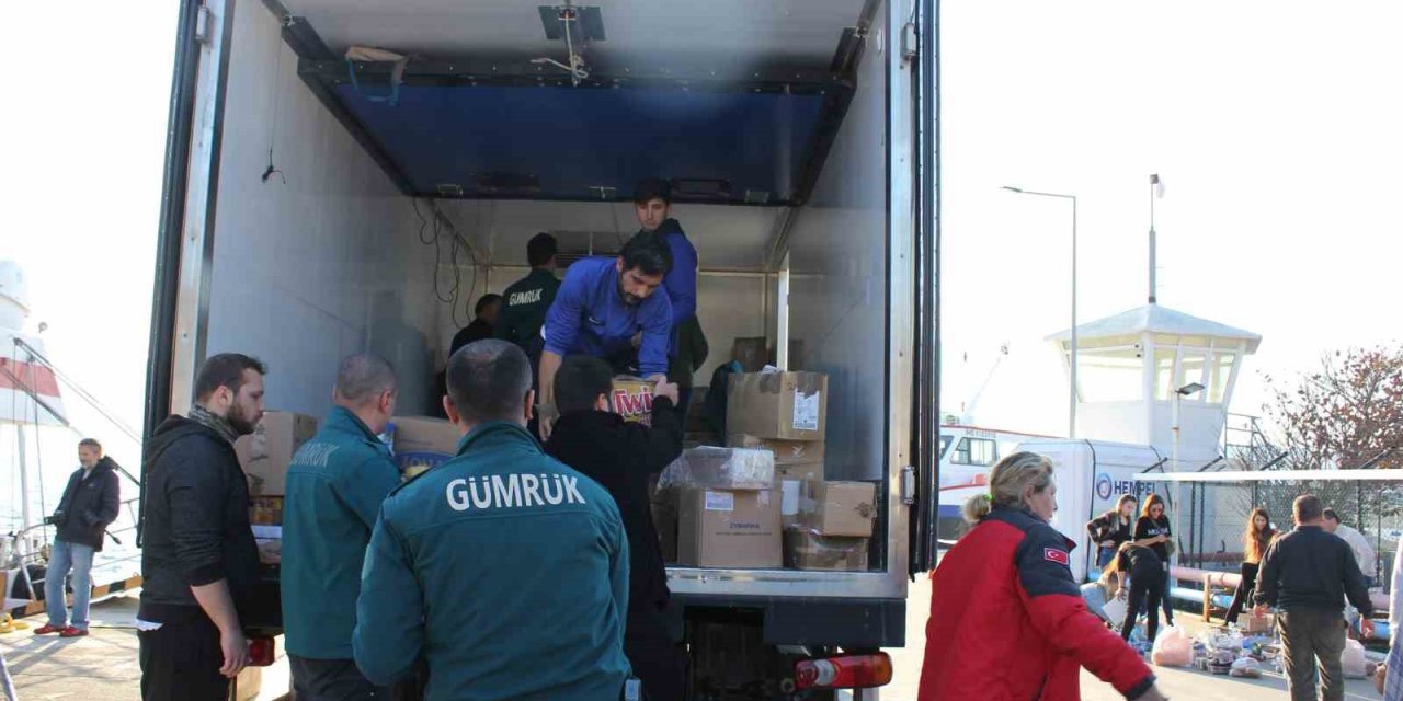 Rodos, depremzedeler için üçüncü kez feribot dolusu yardım yolladı