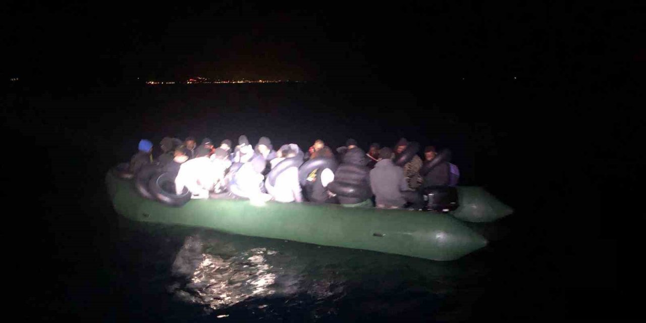 İzmir açıklarında 38 düzensiz göçmen yakalandı