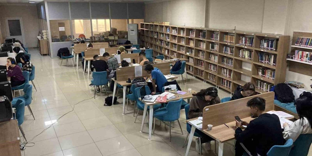 Buharkentli gençlerin belediye kütüphanesine ilgisi arttı