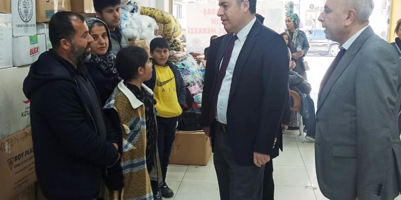 Turgutlu’da depremzedeler için ‘Sosyal Market’ açıldı