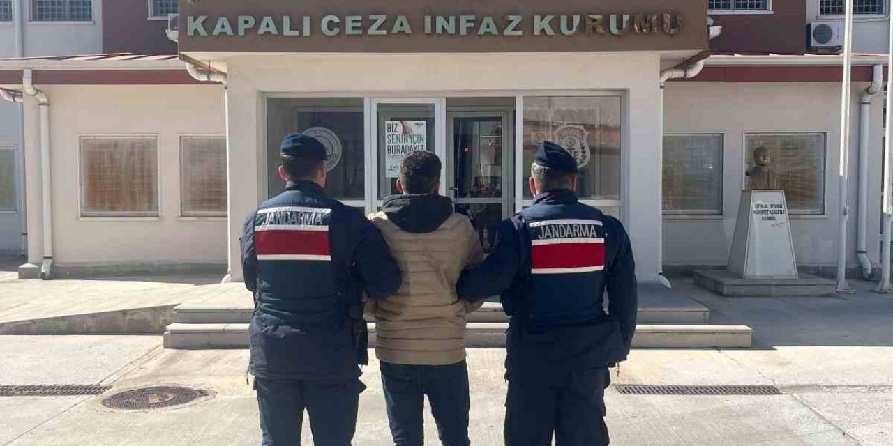 Firariler, jandarmadan kaçamadı