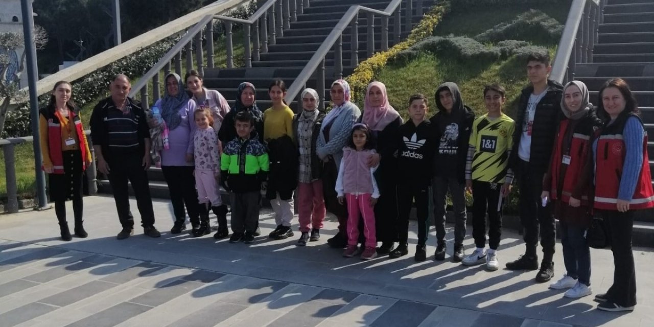 Depremzede vatandaşlar Adnan Menderes Demokrasi Müzesi’ni gezdi