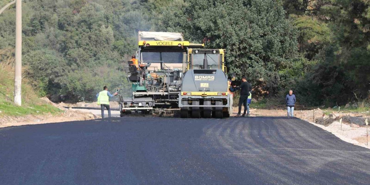 Bodrum Mümtaz Ataman Caddesinde birinci kat sıcak asfalt dökümü tamamlandı
