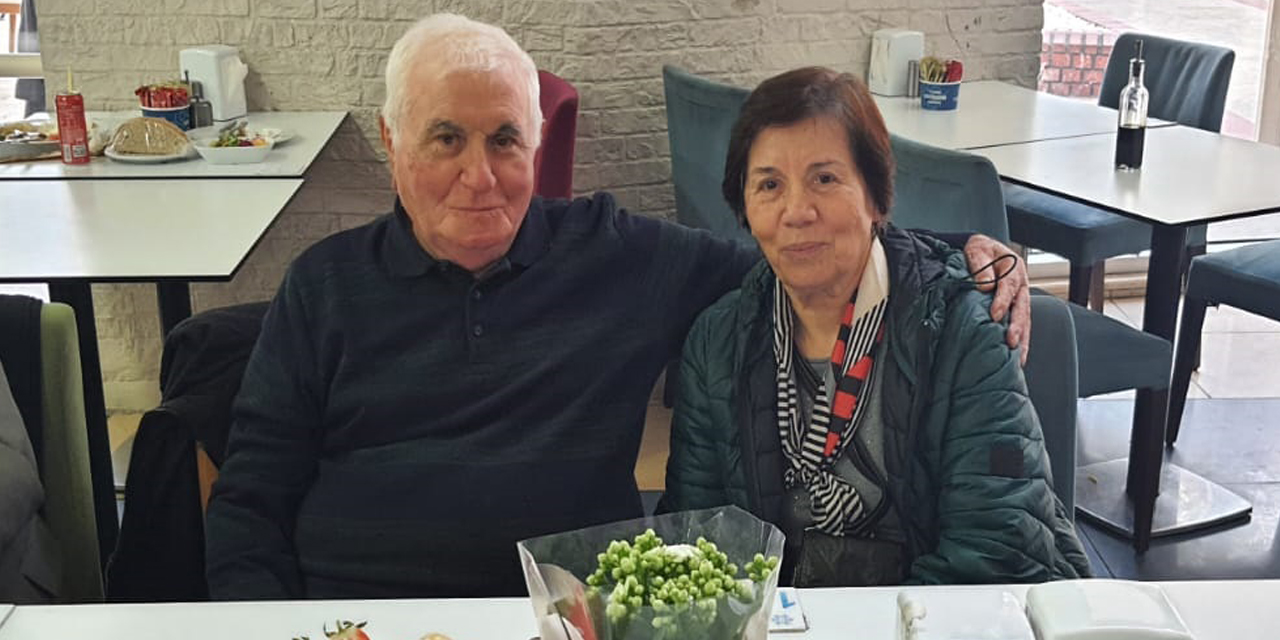 Yazarımız Mehmet Eroğlu yeni yaşını dostlarıyla kutladı