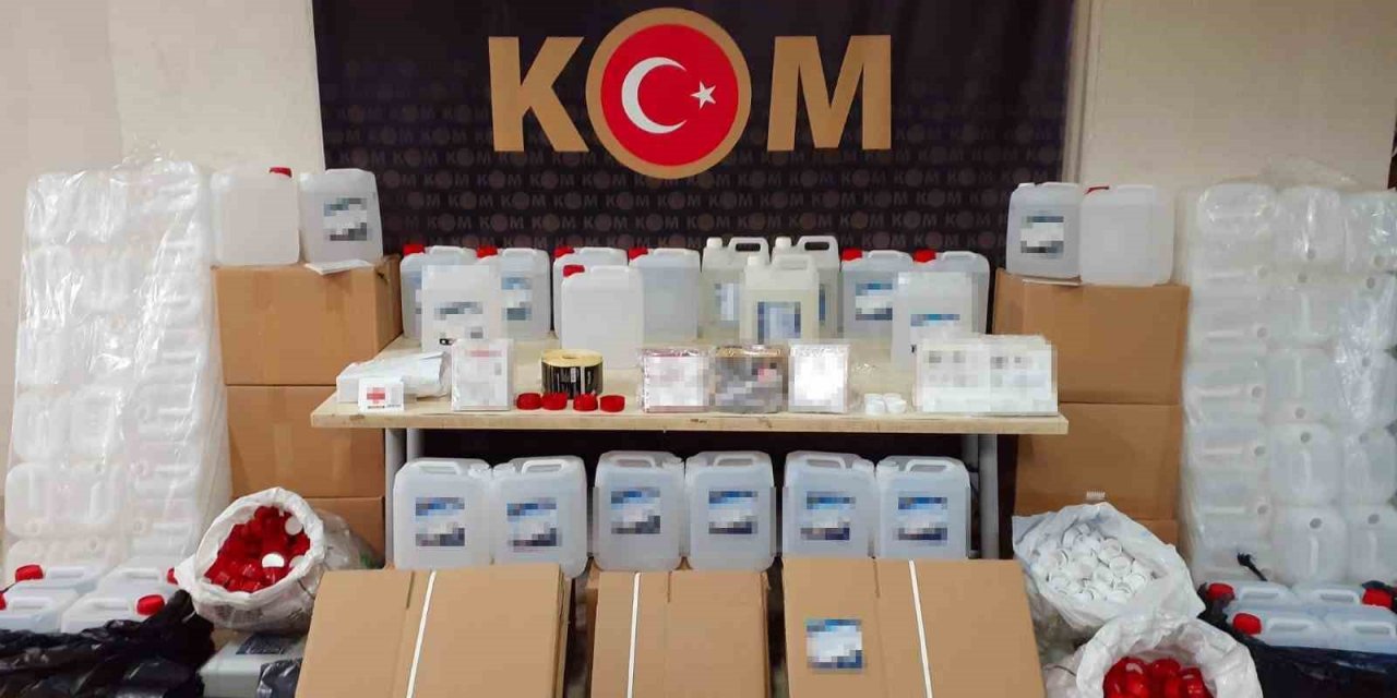 İzmir’de sahte etil alkol kaçakçılarına operasyon
