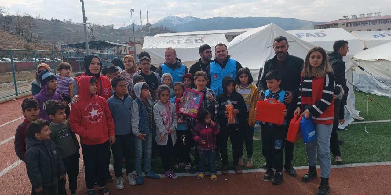 Manisa Büyükşehir Belediyesi depremzede çocukları unutmadı