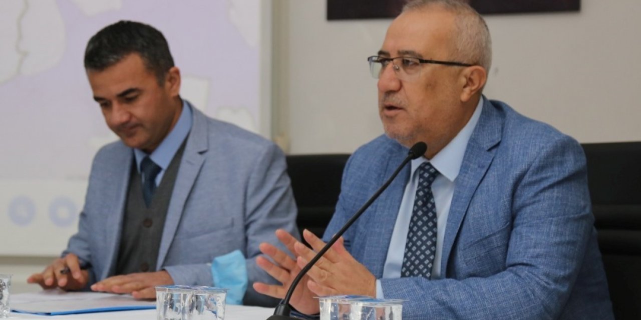 Çamelili muhtarlara hizmet içi eğitim verildi