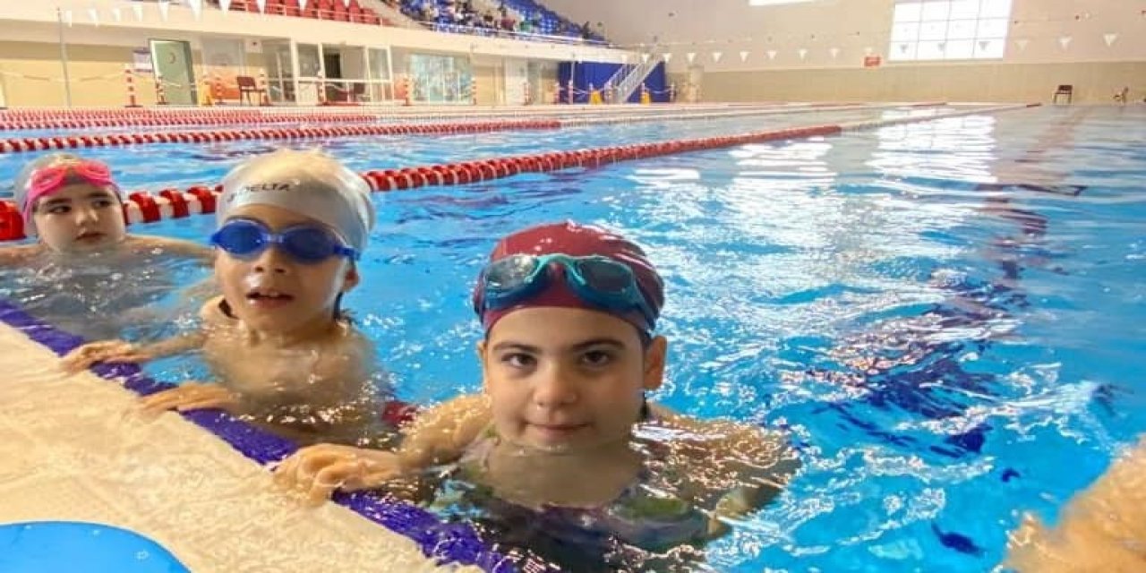 Aydın’da çocuklar yüzme öğrenmeye devam ediyor