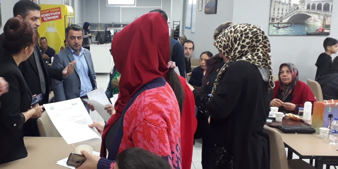 İzmir esnafı afetzedelere kol kanat gerecek: Her sektörde iş imkanı