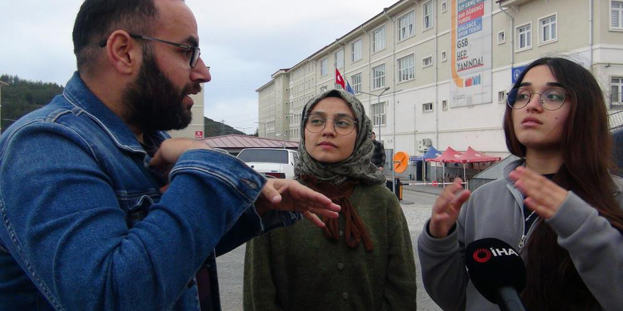 Engelli çift, namaza kalkınca depremden sağ kurtuldu