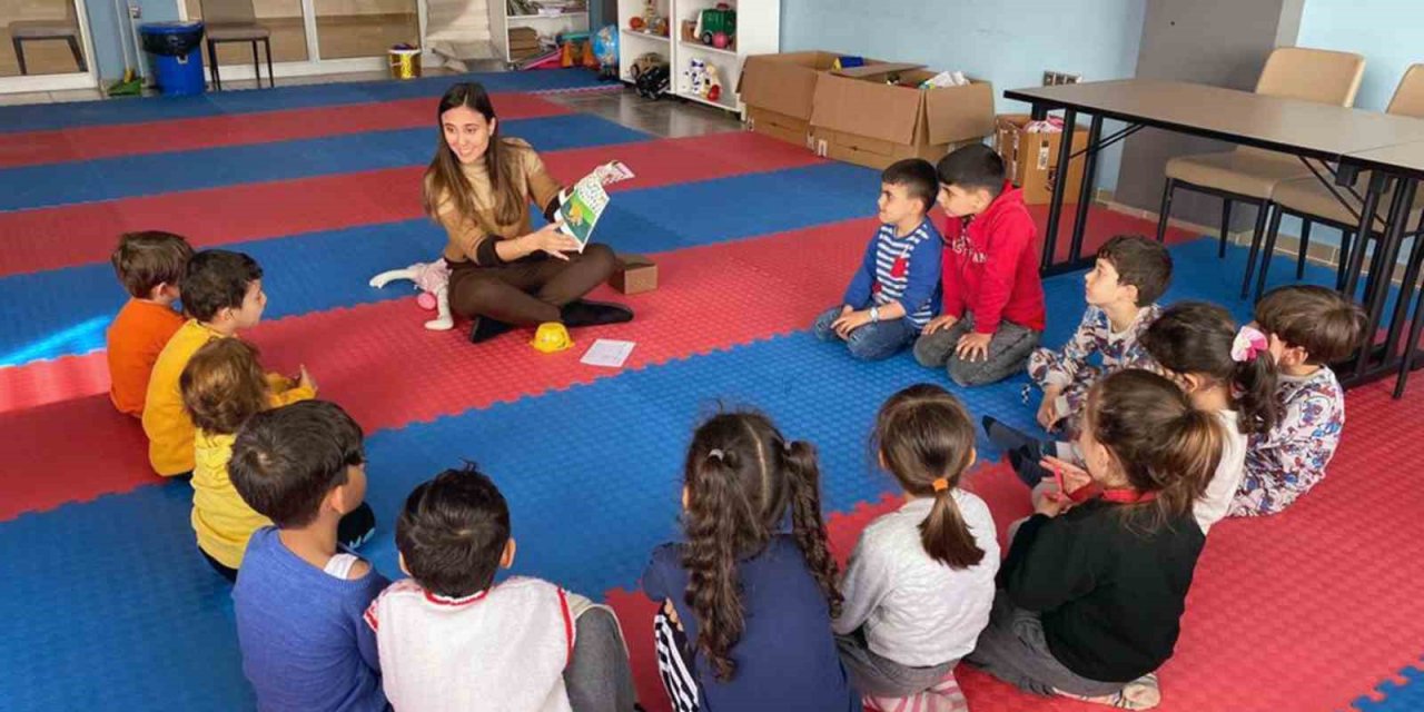 Depremzede çocuklara yurt ve otellerde anasınıfı açıldı