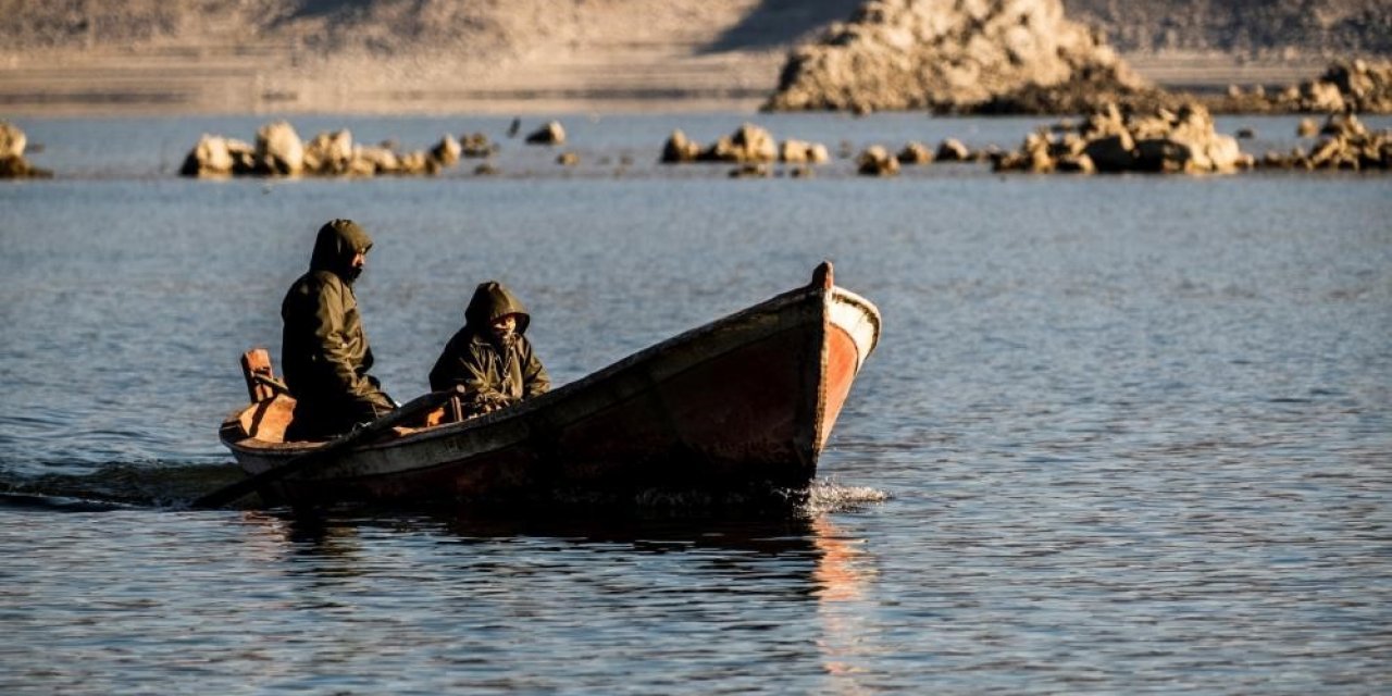Salihli’de su ürünleri av yasağı başladı