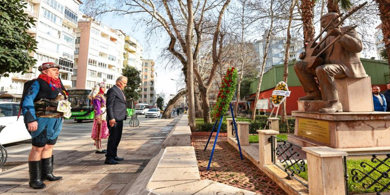 Usta halk ozanı Özay Gönlüm unutulmuyor