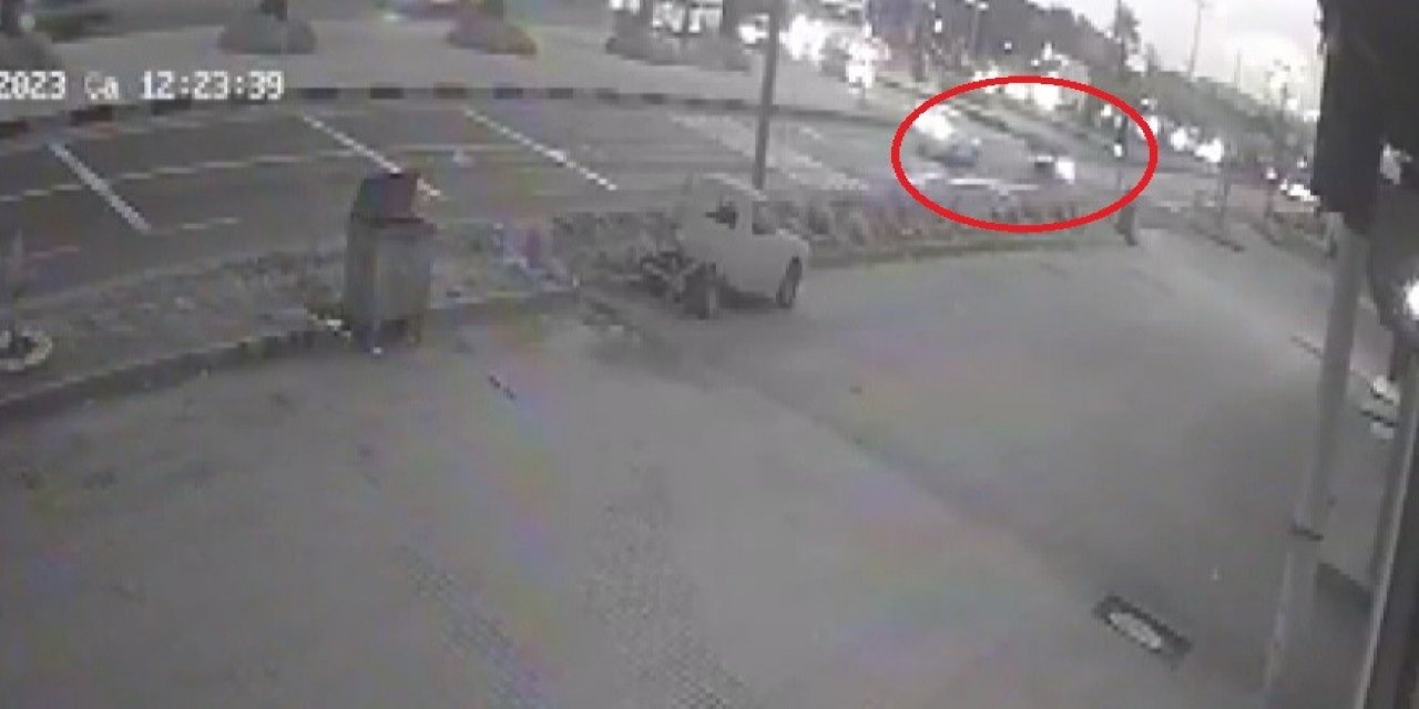 Manisa’da 2 kişinin hayatını kaybettiği motosiklet kazası kameraya yansıdı