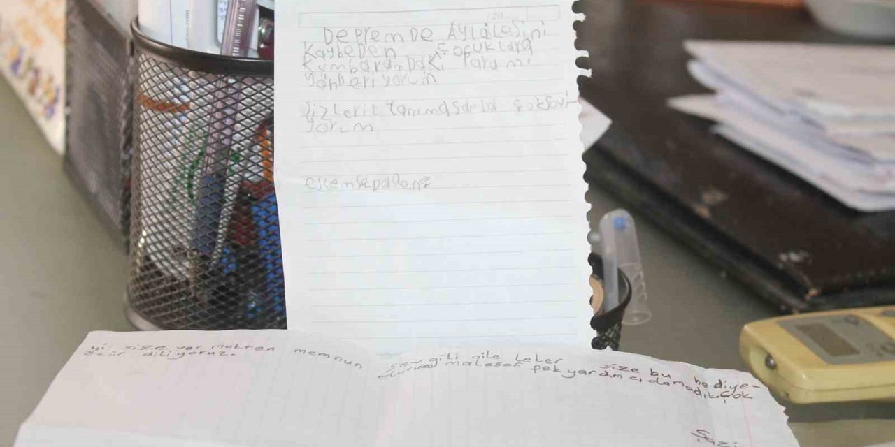 Minik yürekler depremzede çocuklar için kumbaralarını bağışladı