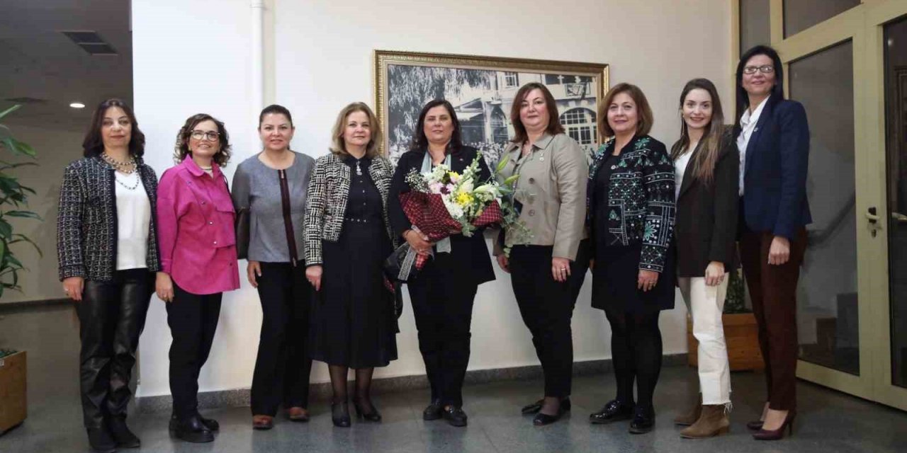 Üniversiteli Kadınlar Derneği üyeleri, Başkan Çerçioğlu ile görüştü