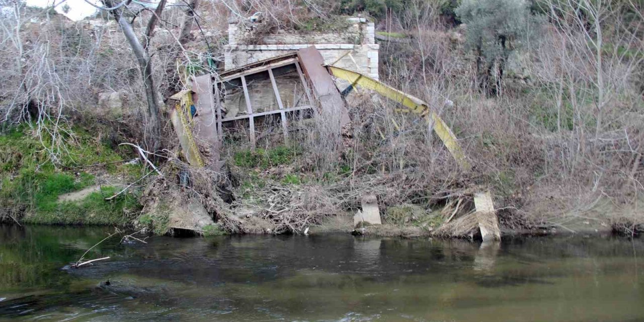 Tarihi demir köprü 14 yıldır yapılmayı bekliyor