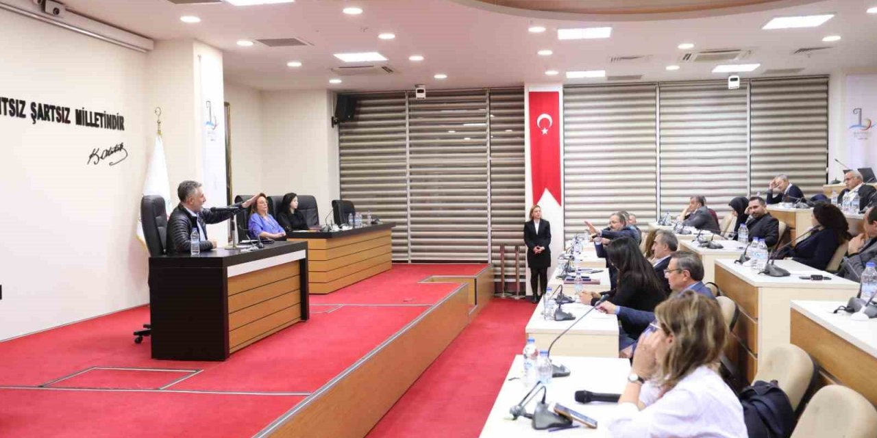 Başkan Sandal, “Bayraklı’yı afet bölgesi ilan edelim” dedi, muhalefet reddetti