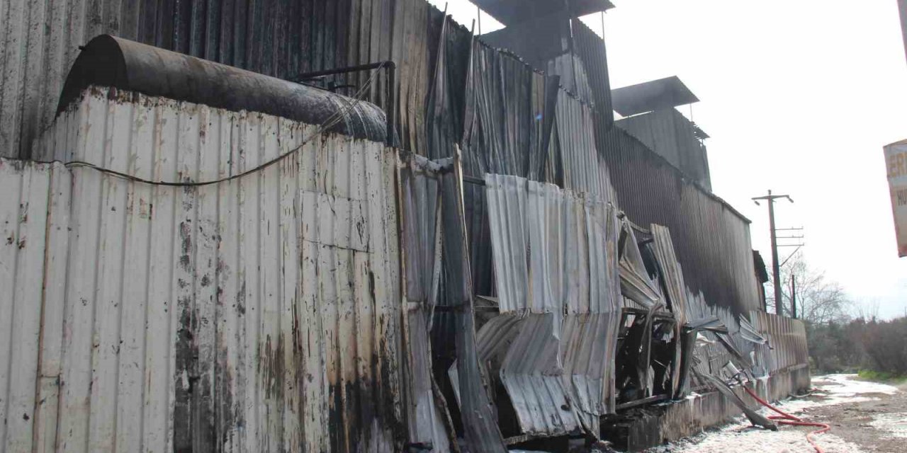 İzmir’de döküm fabrikasında korkutan yangın