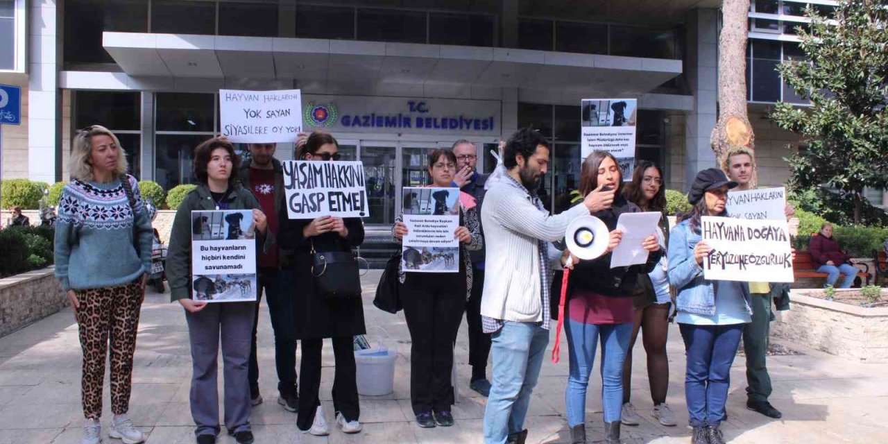 Hayvanseverlerden Gaziemir Belediyesinde protesto
