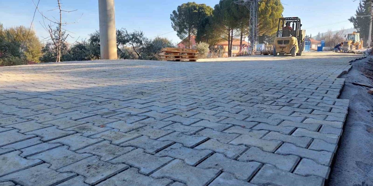 Kırsal mahalle yolları yenileniyor