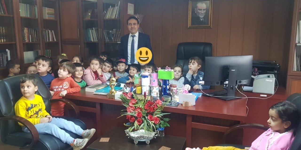 Minikler kumbaralarını depremzedeler için açtı