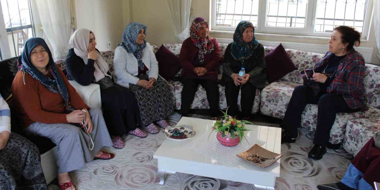 Depremzede kadınları, özledikleri ev ortamına kavuşturdular