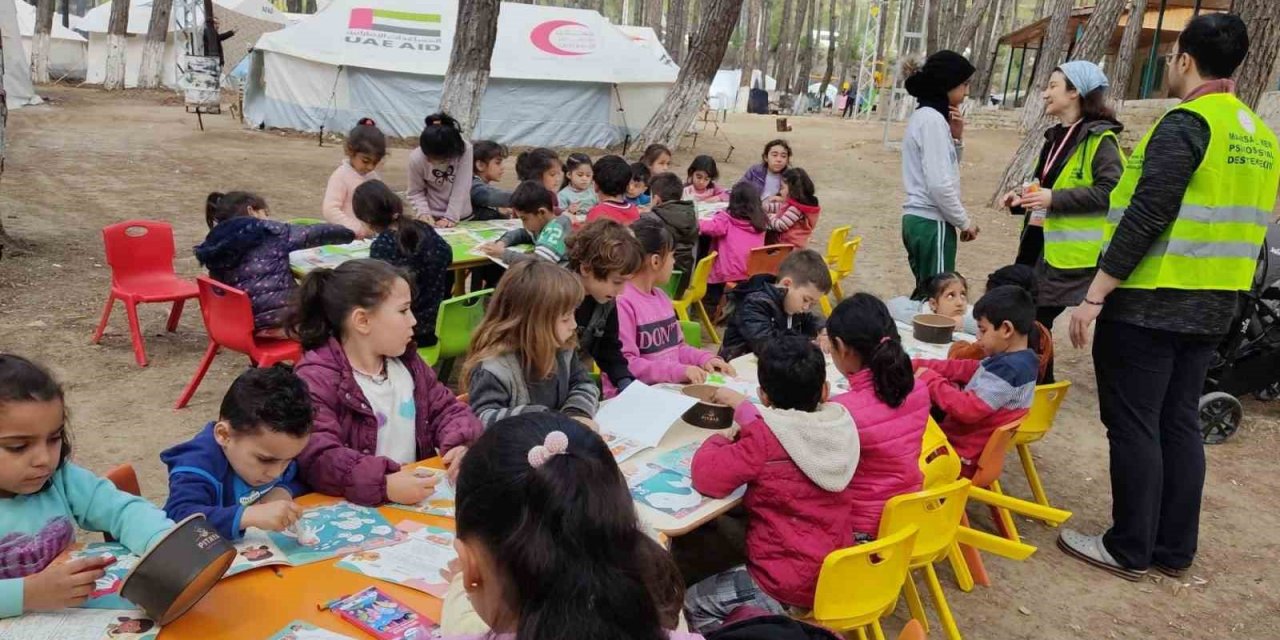 Rehber öğretmenler deprem bölgesinde