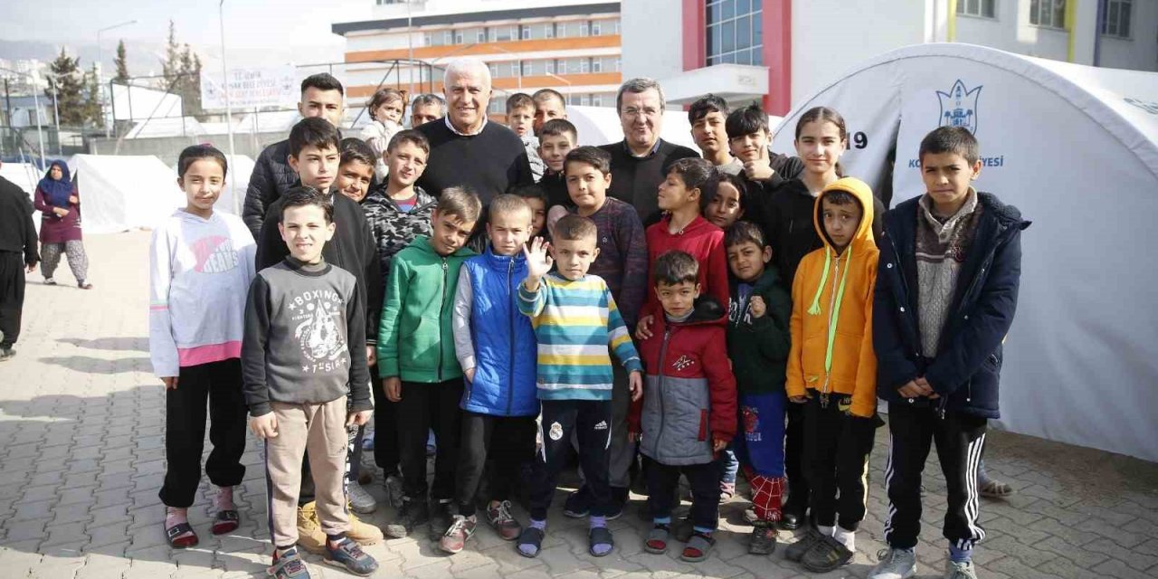 Başkan Atay, Kahramanmaraş’ta depremzedelerin acısını paylaştı