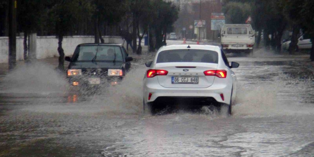 Muğla’da beklenen yağış başladı