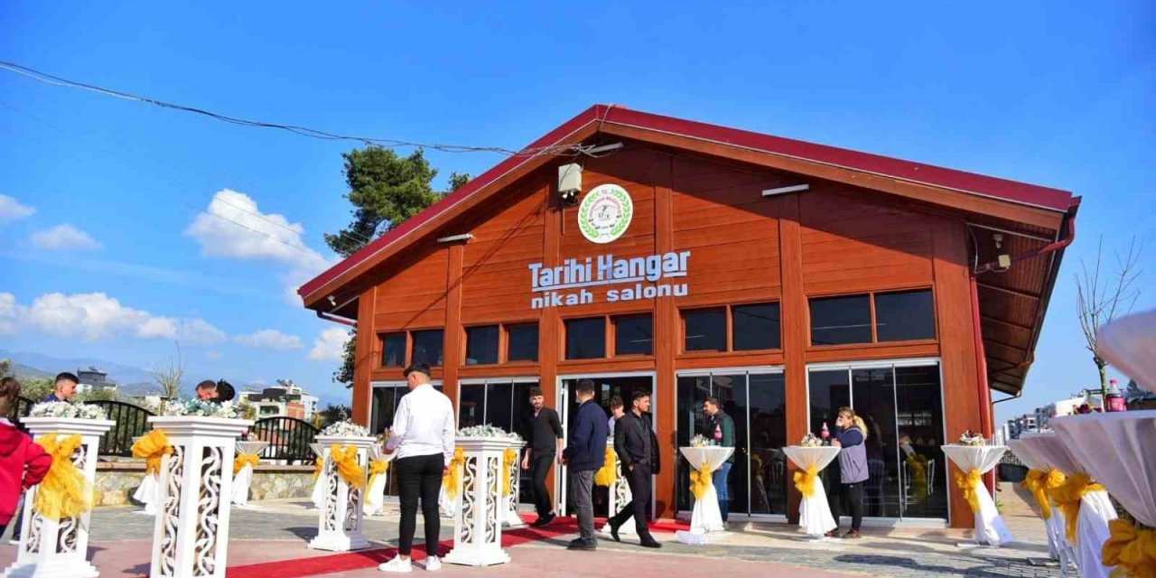 Tarihi hangarlar yeniden hayat buldu