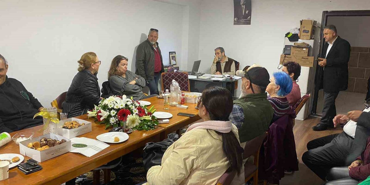 Kuşadası Gazeteciler Derneği’nde Avcı, güven tazeledi