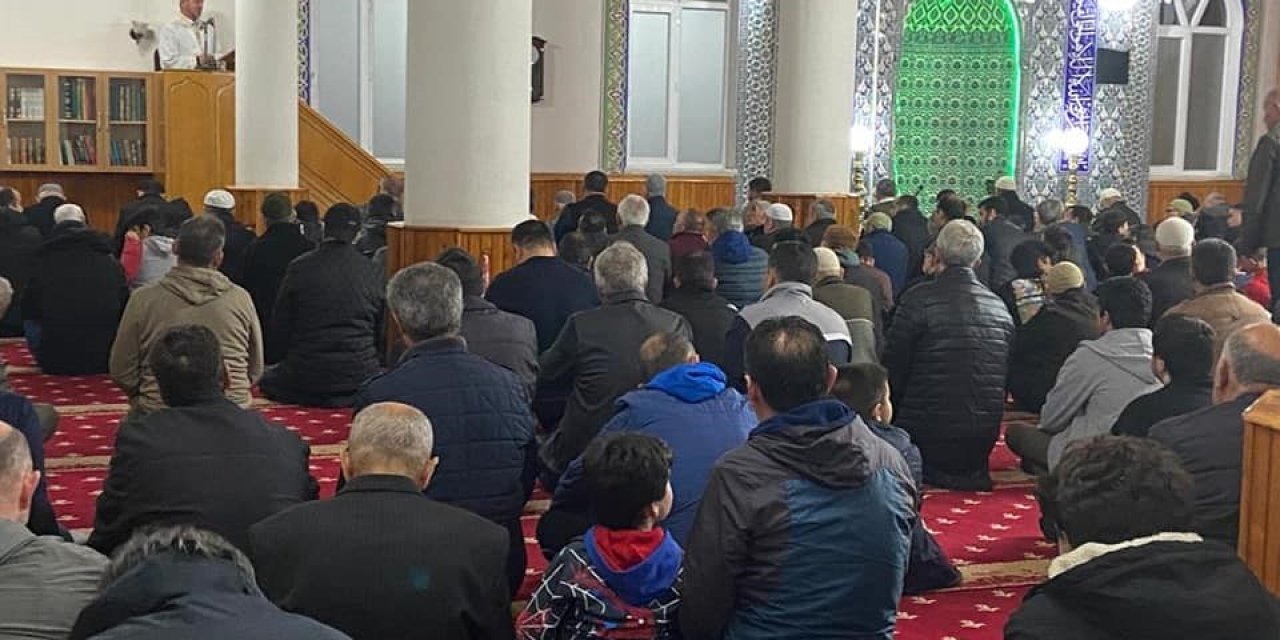 Aydın’da Berat Kandili’nde camiler doldu taştı