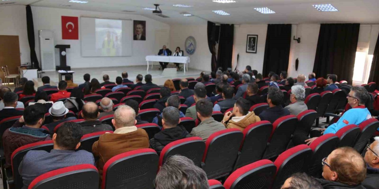 Çamelili deprem gönüllerine teşekkür belgesi verildi