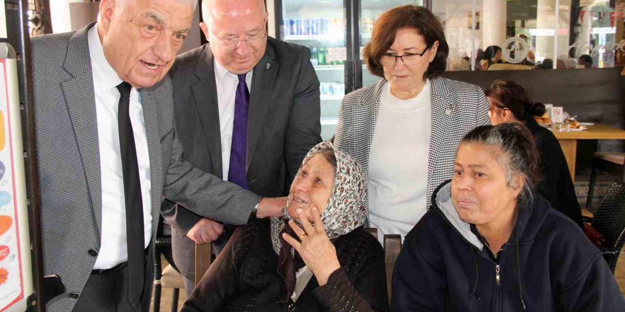 Menteşe Belediyesinden depremzede kadınlara 8 Mart kahvaltısı