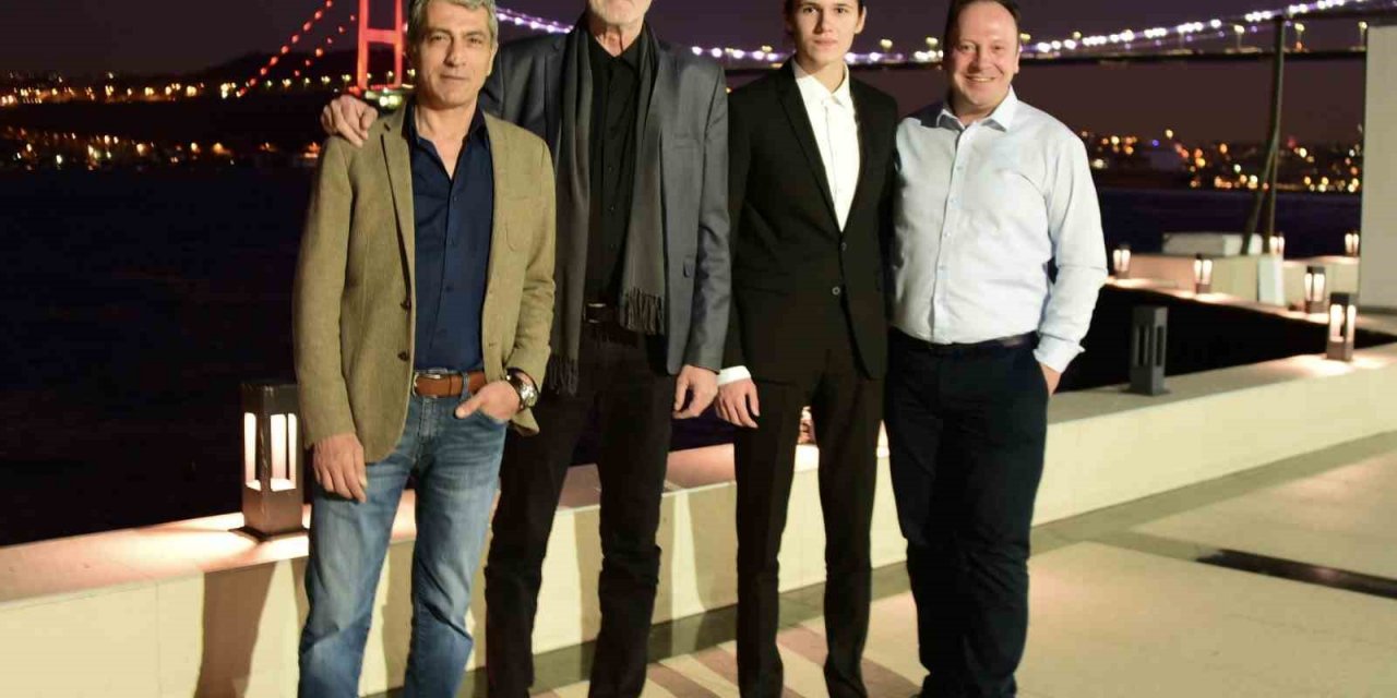 Depremzedeler için buluştular