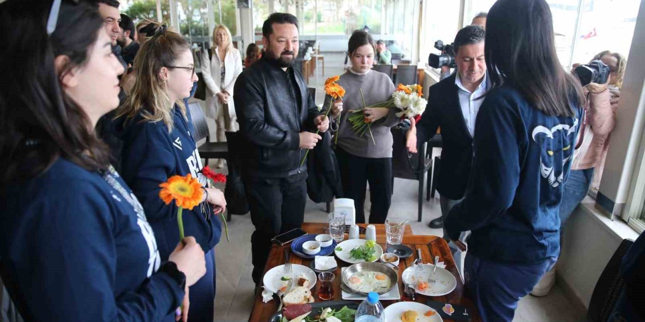 Bodrum Belediyesi Bodrumspor Kulübü Derneği, 8 Mart Dünya Kadınlar Günü’nde "Bodrum’un İncileri" ile bir araya geldi