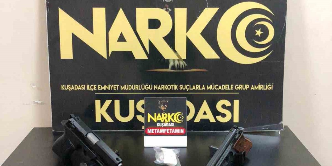 Durdurulan şahsın üzerinde silah ve uyuşturucu ele geçirildi