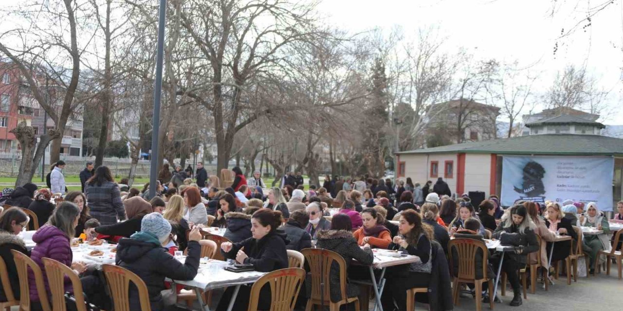 Selçuk’ta depremzede kadınlar için ‘Kadınlar Günü’ etkinliği