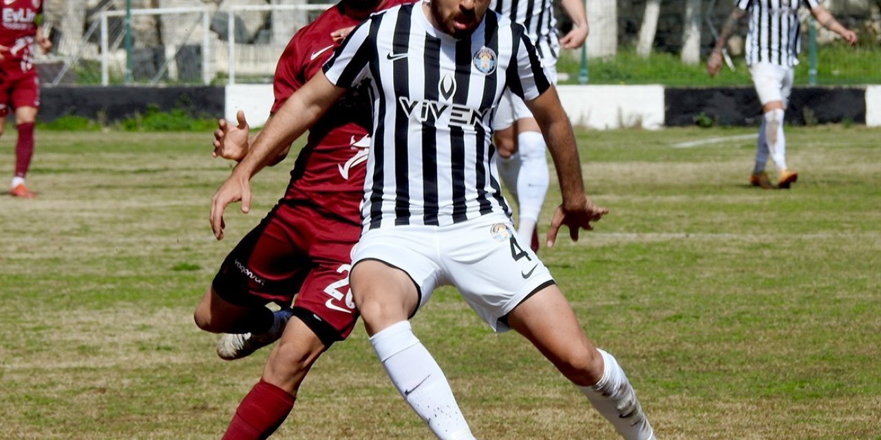 Çeşme Belediyespor, Kartalspor’u 2-1 yendi