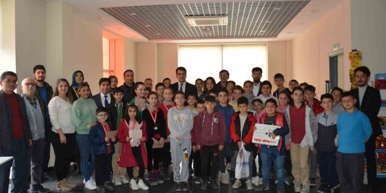 Selendi’de ’Zeka küpleri’ ödüllendirildi